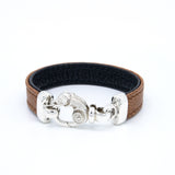 Lederarmband Chamäleon braun und schwarz. Zürcher Designer Armbänder für Männer. 925 Sterling Silber und Leder. Männerschmuck. Geschenke für Männer. Armbänder für Männer. Made in Zürich.